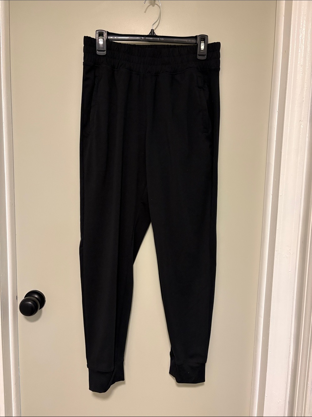 Yogalicious joggers. Size L